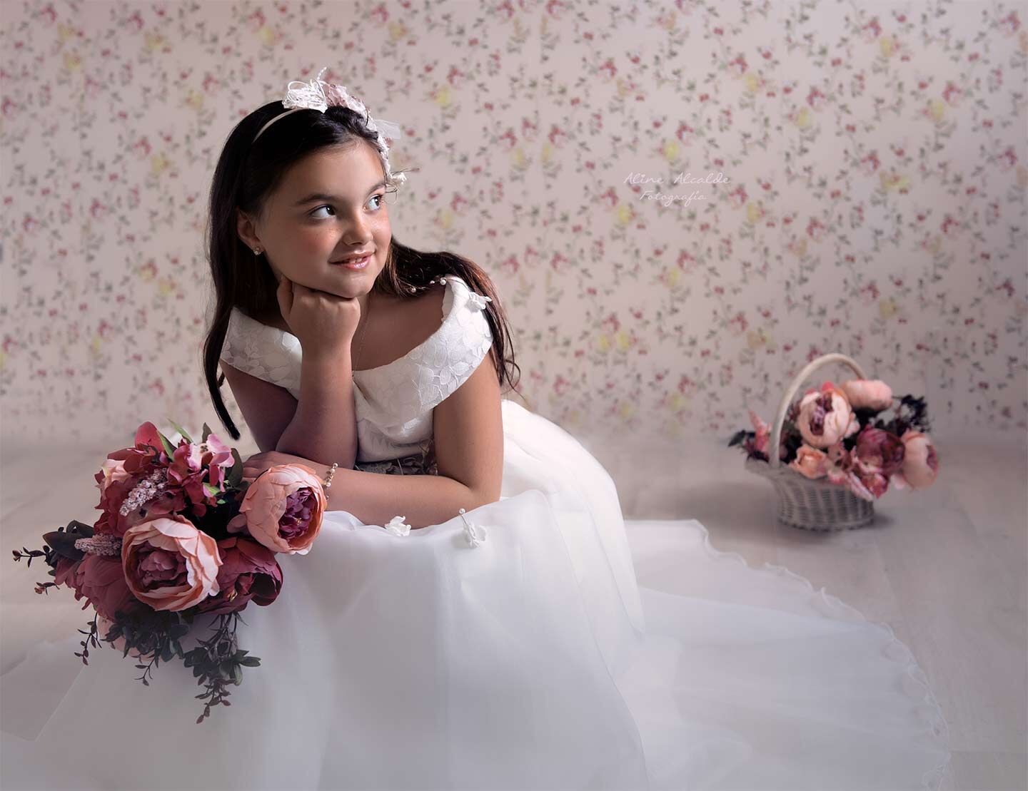 Aline Alcalde Fotografía - foto-grafo-comunion-en-estudio-fotografi-a-arti-stica-de-comunio-n-collado-villalba.jpg