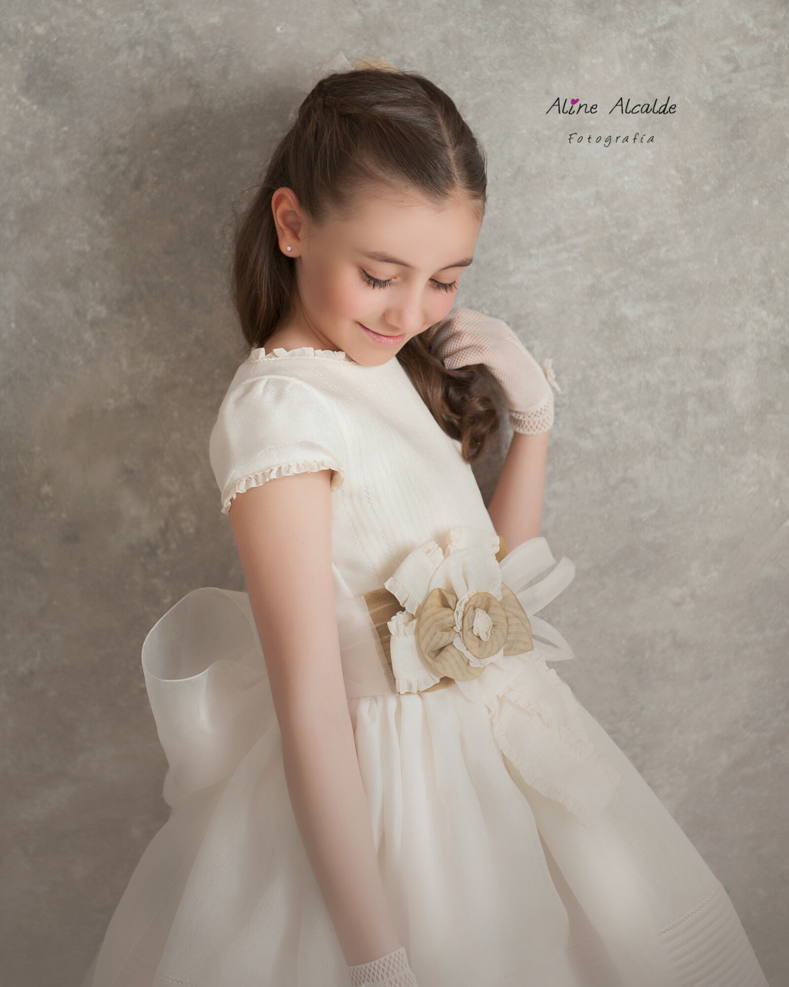 Aline Alcalde Fotografía - foto-grafo-comunion-en-estudio-fotografi-a-arti-stica-de-comunio-n-colladovillalba.jpg