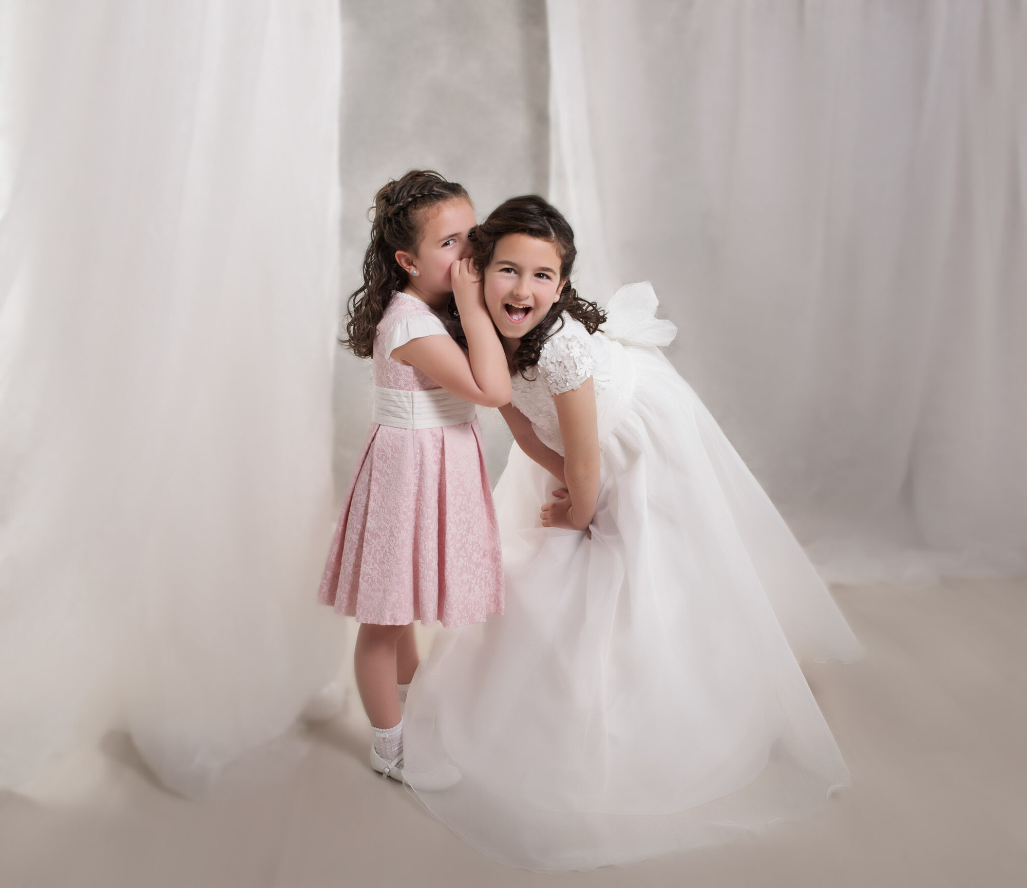 Aline Alcalde Fotografía - foto-grafo-comunion-en-estudio-fotografi-a-arti-stica-de-comunio-n-con-hermanos-collado-villalba.jpg