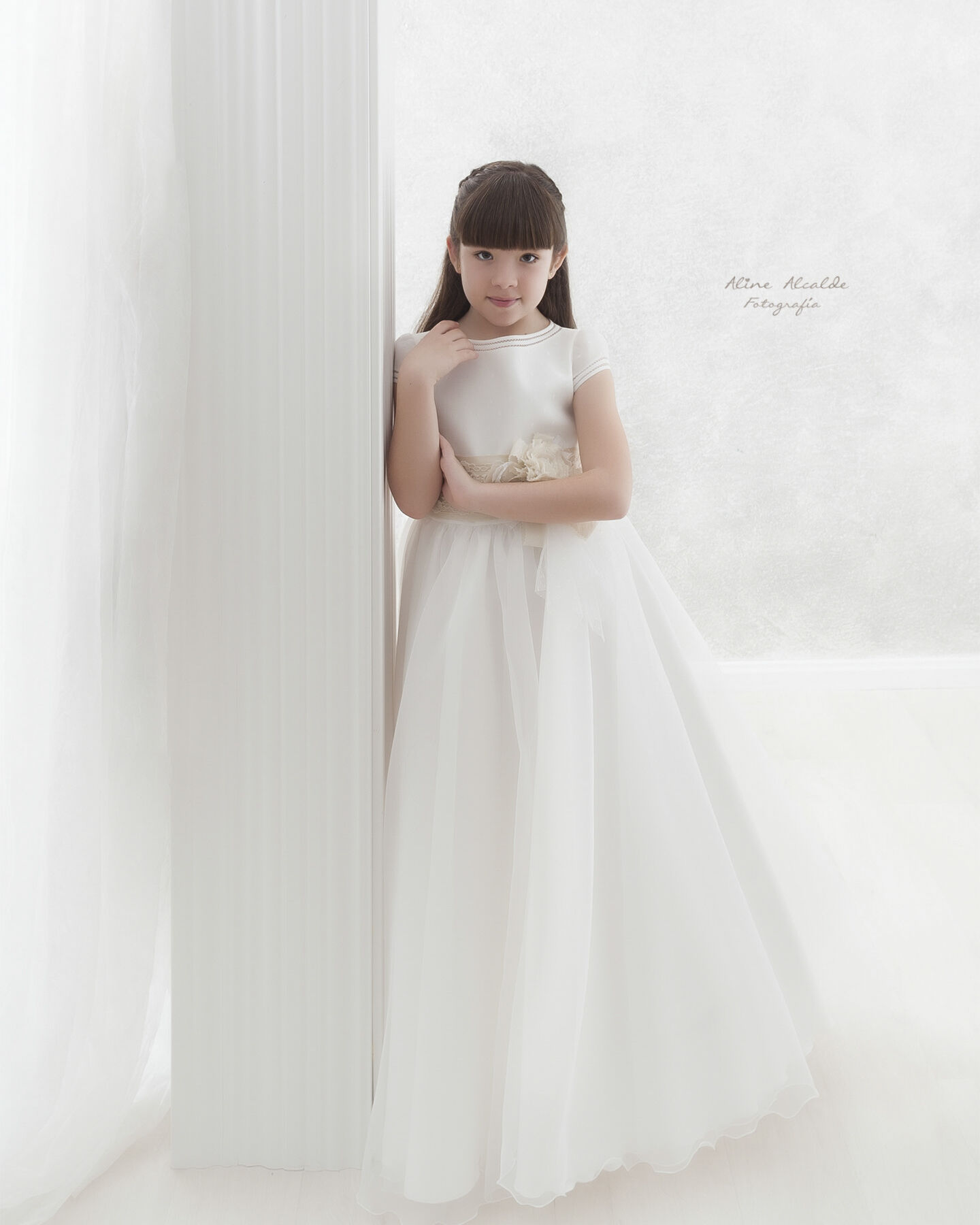 Aline Alcalde Fotografía - foto-grafo-comunion-en-estudio-madrid-diferente-galapagar.jpg