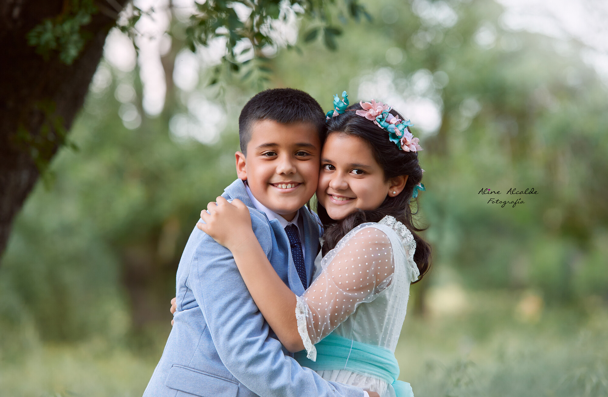 Aline Alcalde fotografía - hermanosabrazandose.jpg
