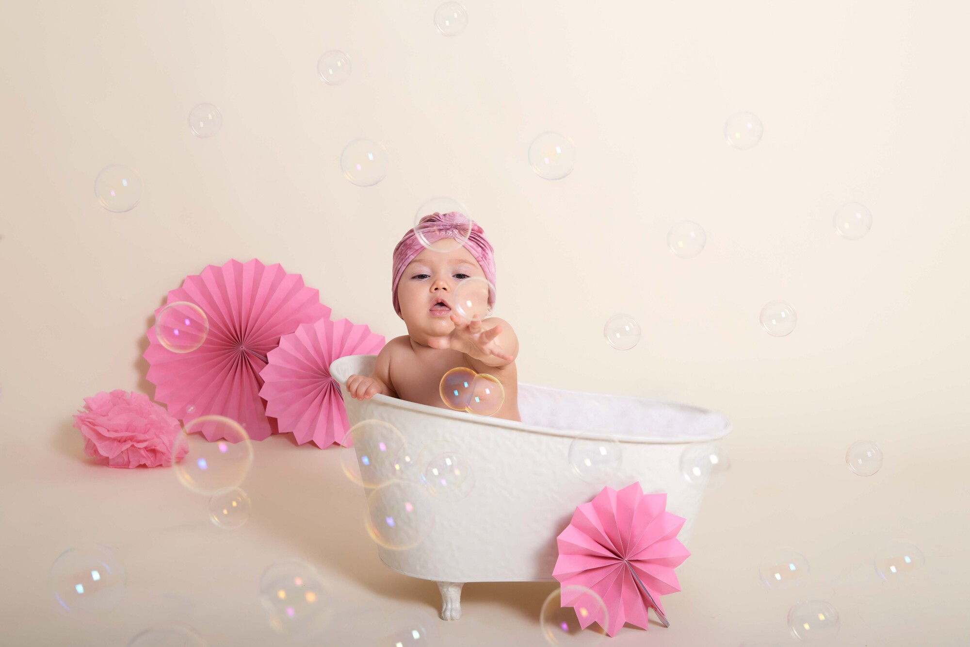 Aline Alcalde Fotografía - sreportaje-bebe-en-banera2.jpg